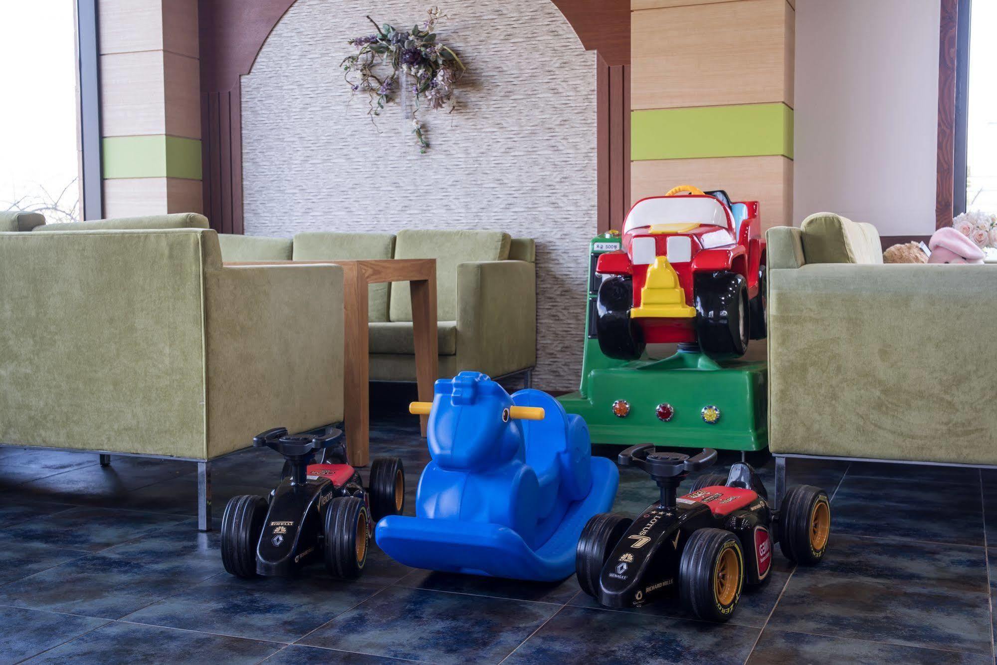 סאוגוויפו Famille Spa Resort מראה חיצוני תמונה