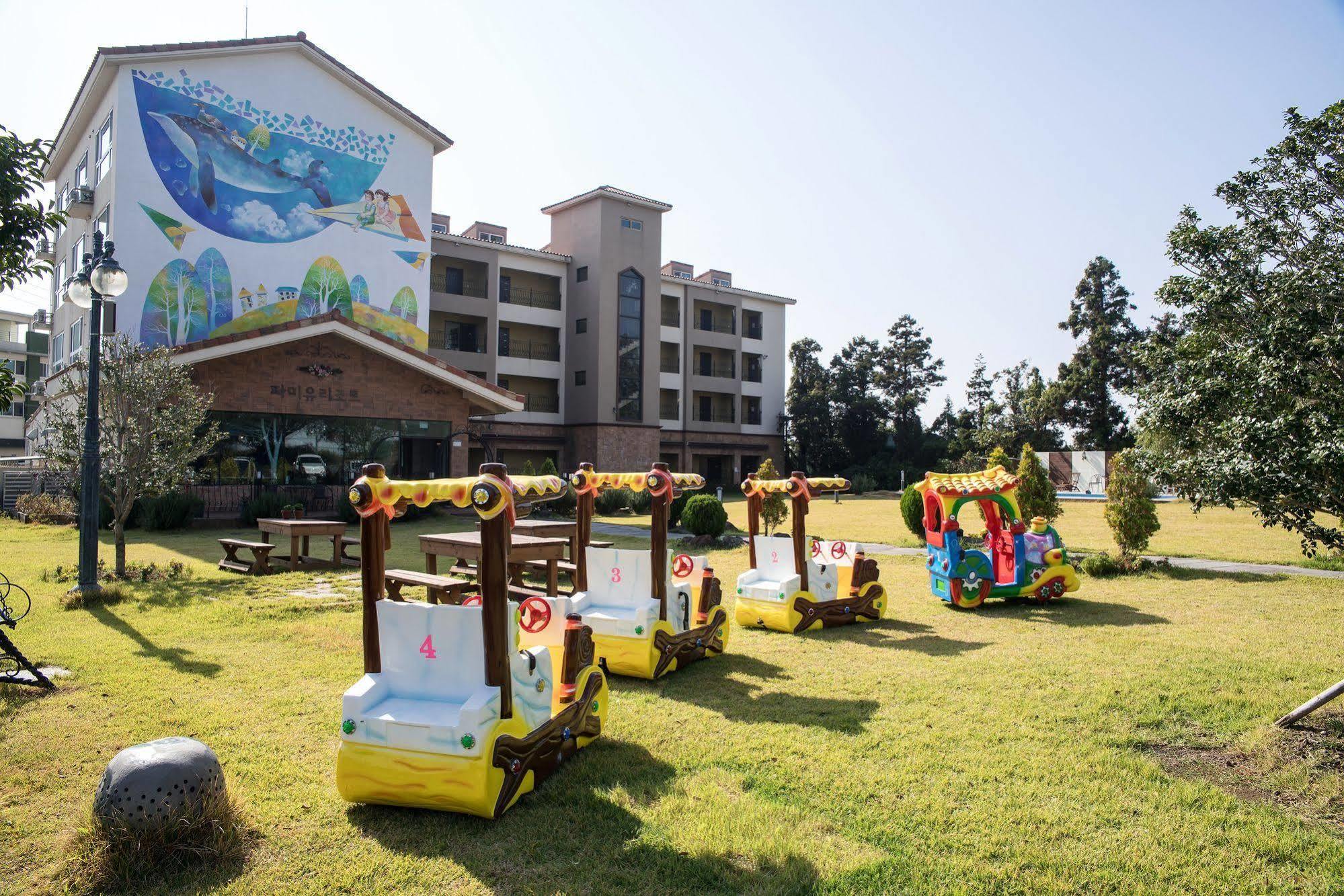 סאוגוויפו Famille Spa Resort מראה חיצוני תמונה